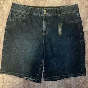 NWT Lane Bryant Bermuda shorts
